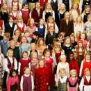 Et stort barnekor sang bursdagssangen for Kongen, og gratulerte med dagen på mange språk (Foto: Håkon Mosvold Larsen, Scanpix)